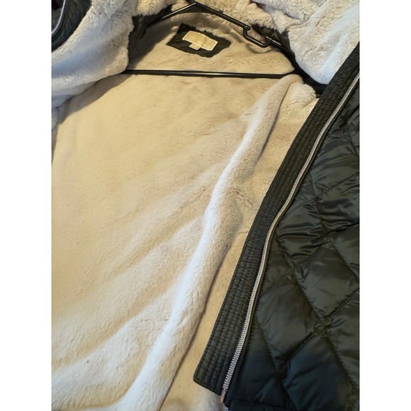 MICHAEL KORS W Med Olive Green Quilted Puffer Jacket Hooded shearling Lined Coat - Picture 12 of 12